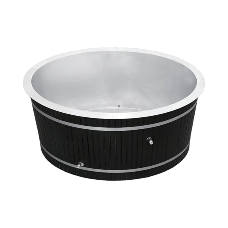 Dřevěná studená ponorná vana